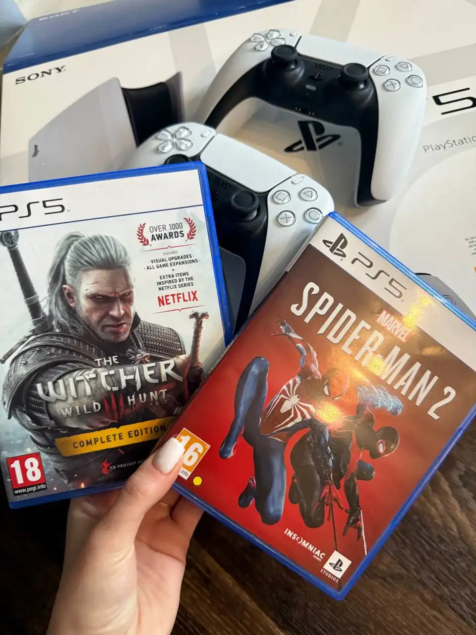Продам PS5 с дополнительным джойстиком и играми - Игровые приставки (Электроника) в Тюмень