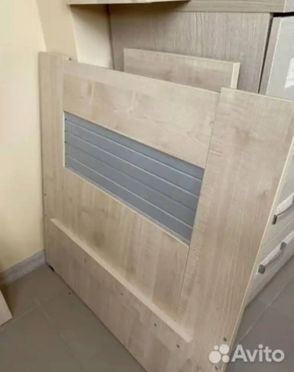 Продажа кровати, стеллажа и полки - Мебель (Для дома и дачи) в Тюмень