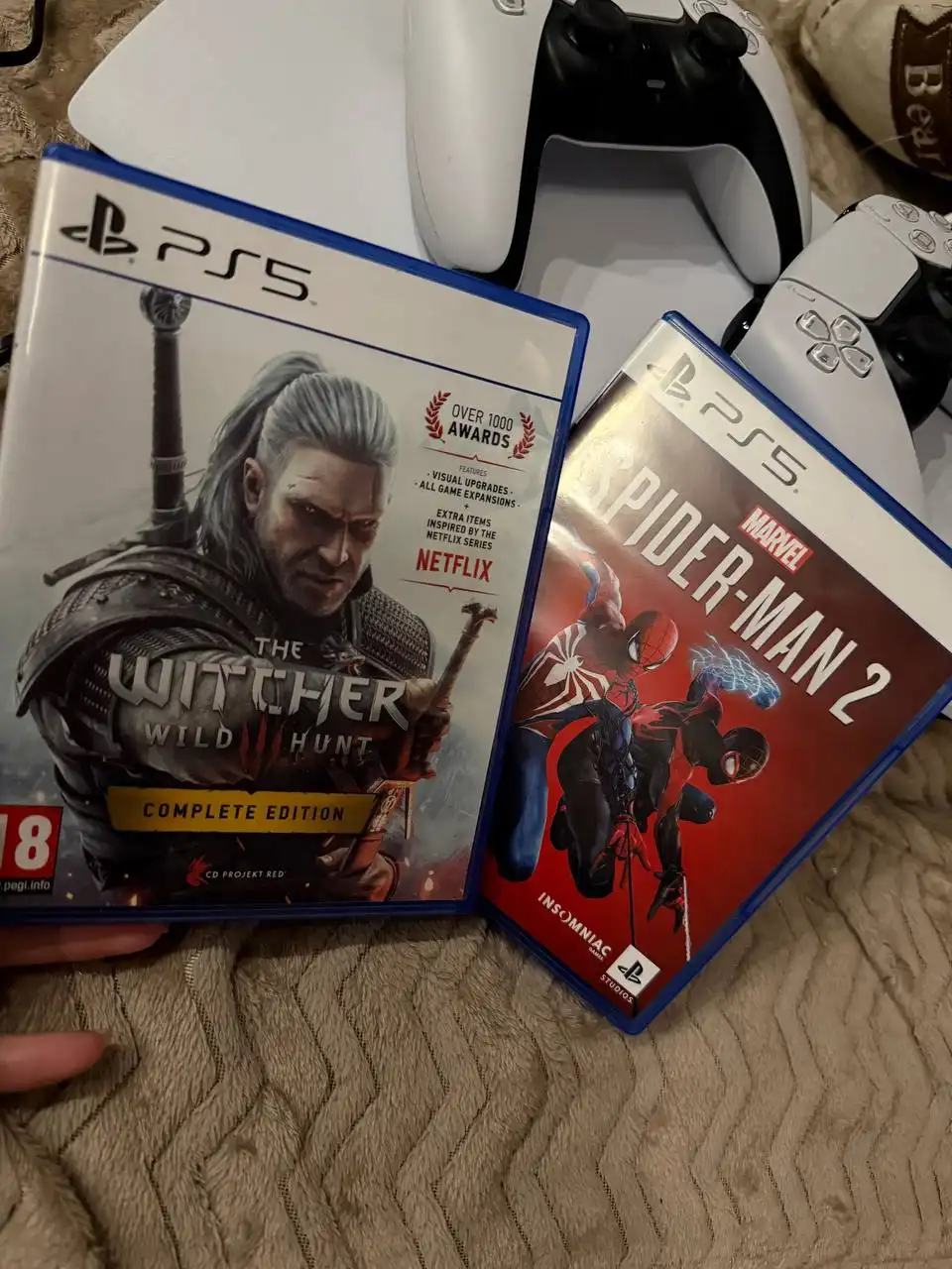 Продажа PlayStation 5 с аксессуарами - Игровые консоли (Электроника) в Тюмень