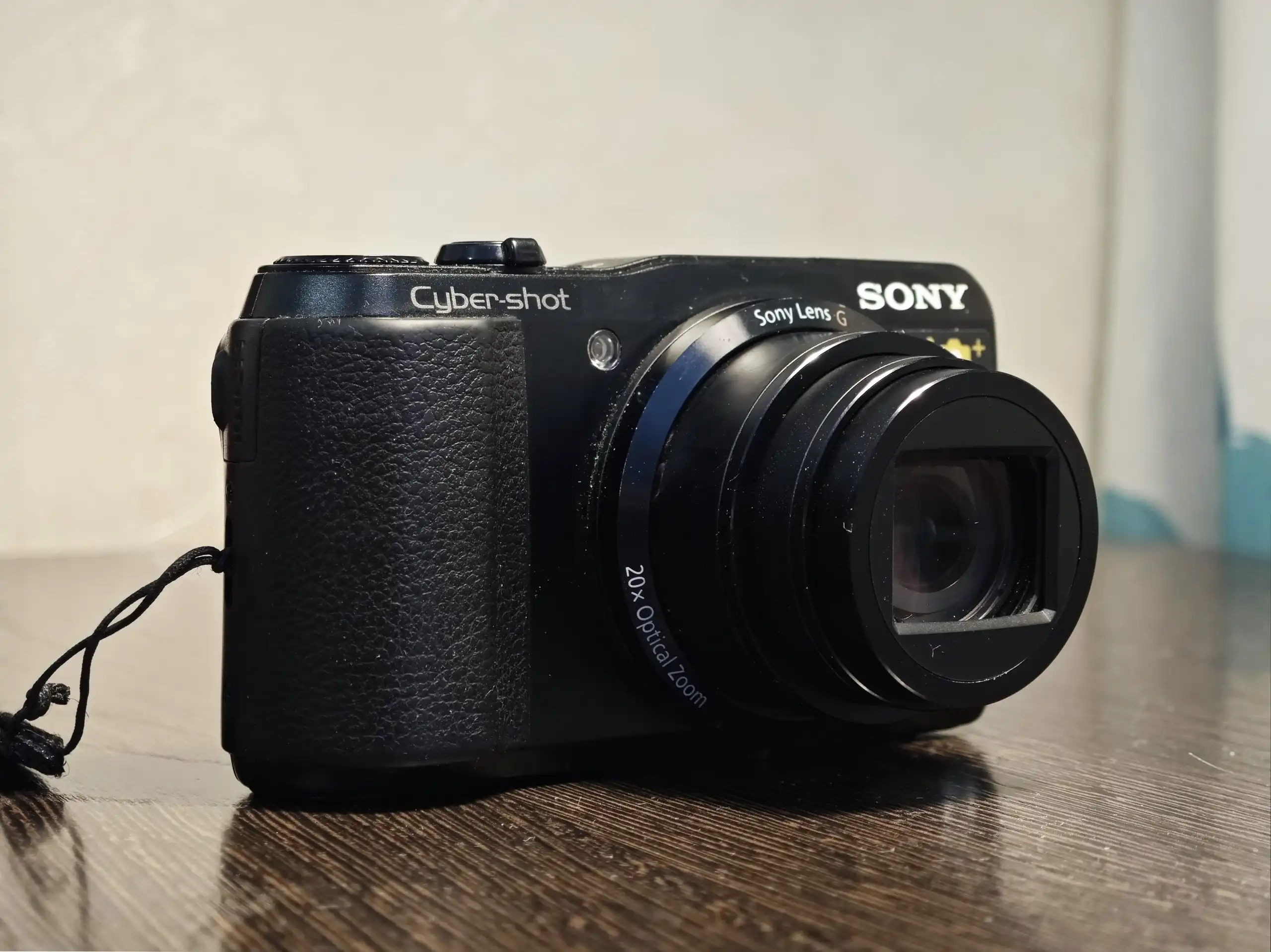 Продам камеру Sony cyber shot dsc hx20v - Электроника в Тюмень