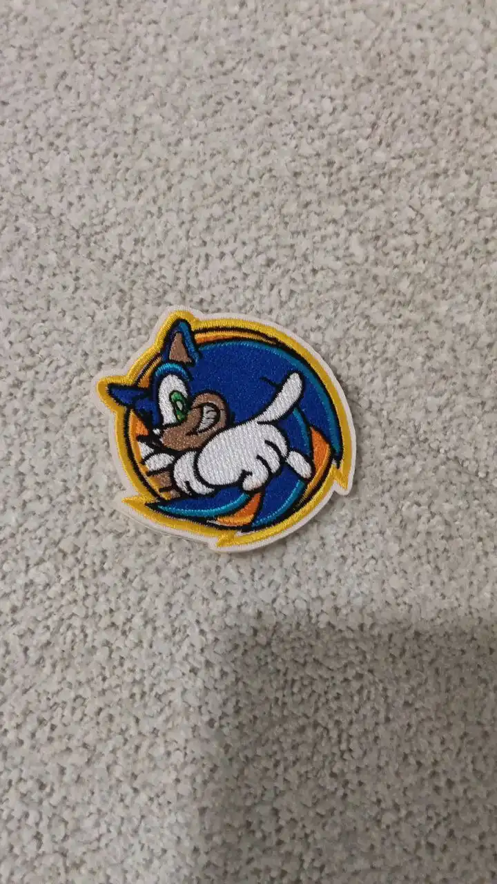 Наклейка на одежду с Соником - Наклейки (Товары для детей) в Тюмень
