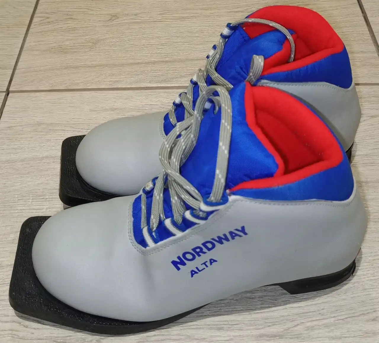 Лыжные ботинки Нордвэй размер 36 - Спортивная одежда (Одежда) в Тюмень