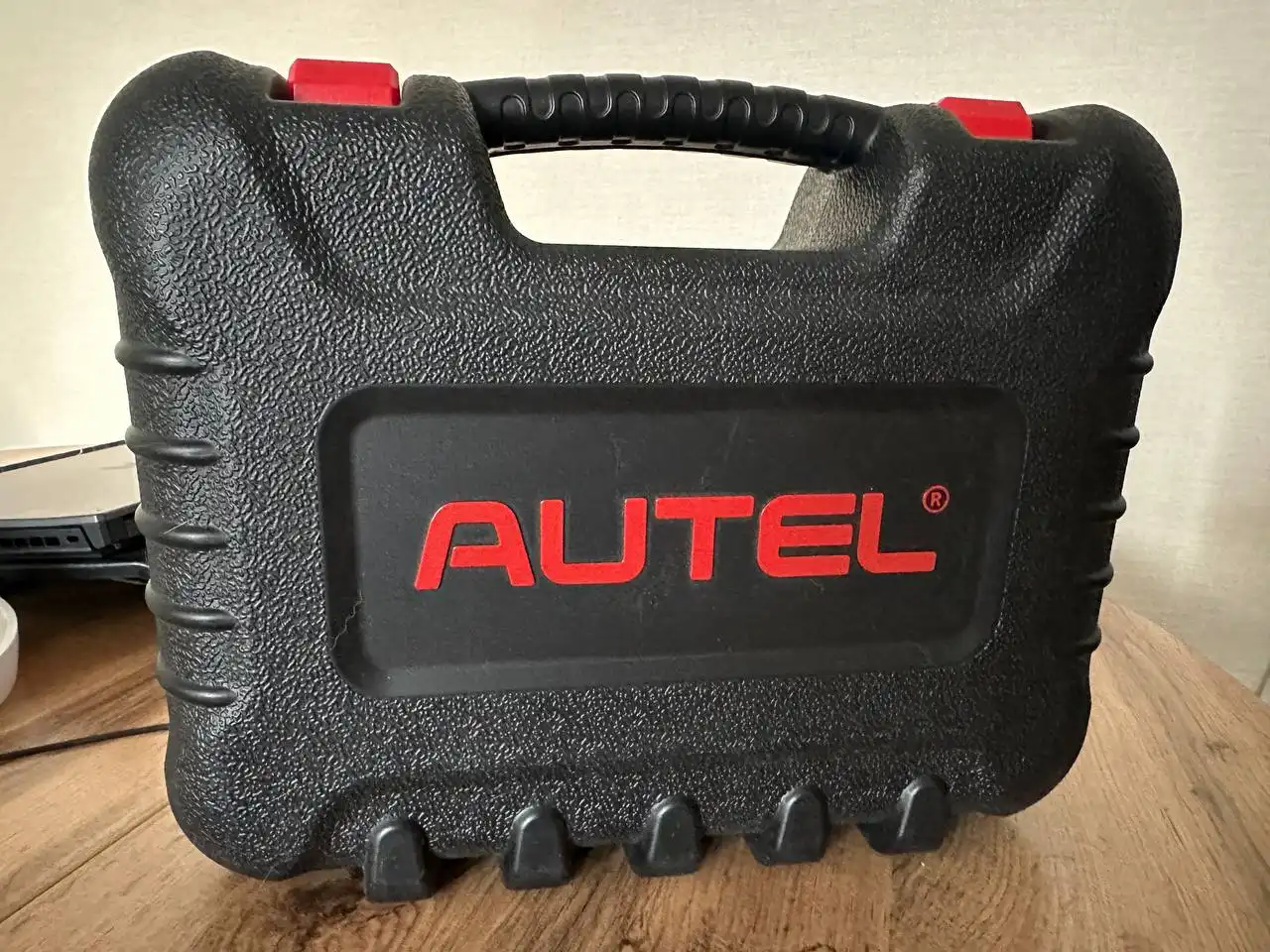 Программатор автомобильных ключей Autel MaxiIM KM100E - Автомобильные ключи и программаторы (Запчасти) в Тюмень