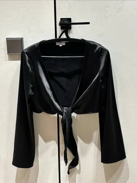 Платья и блузка в хорошем состоянии - Верхняя одежда и зимняя обувь в Тюмень