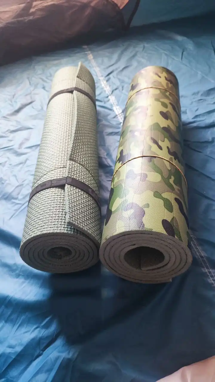 Продаю два коврика туристических - Хобби и отдых в Тюмень