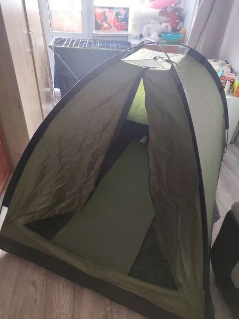 Продам 2-местную зеленую палатку - Хобби и отдых в Тюмень