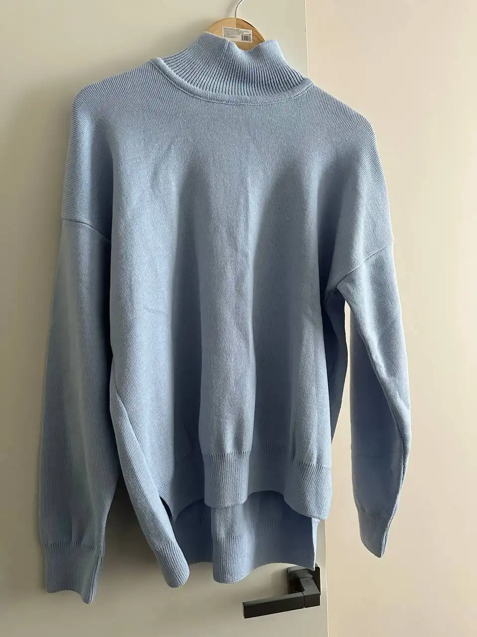 Свитер женский голубого цвета размер 44 - Женская одежда (Одежда) в Тюмень