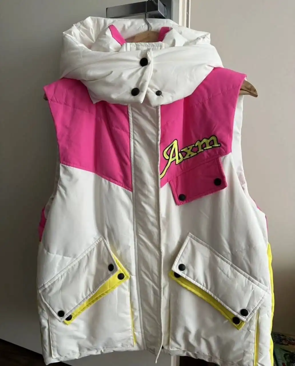 Жилетка женская новая - Одежда в Тюмень