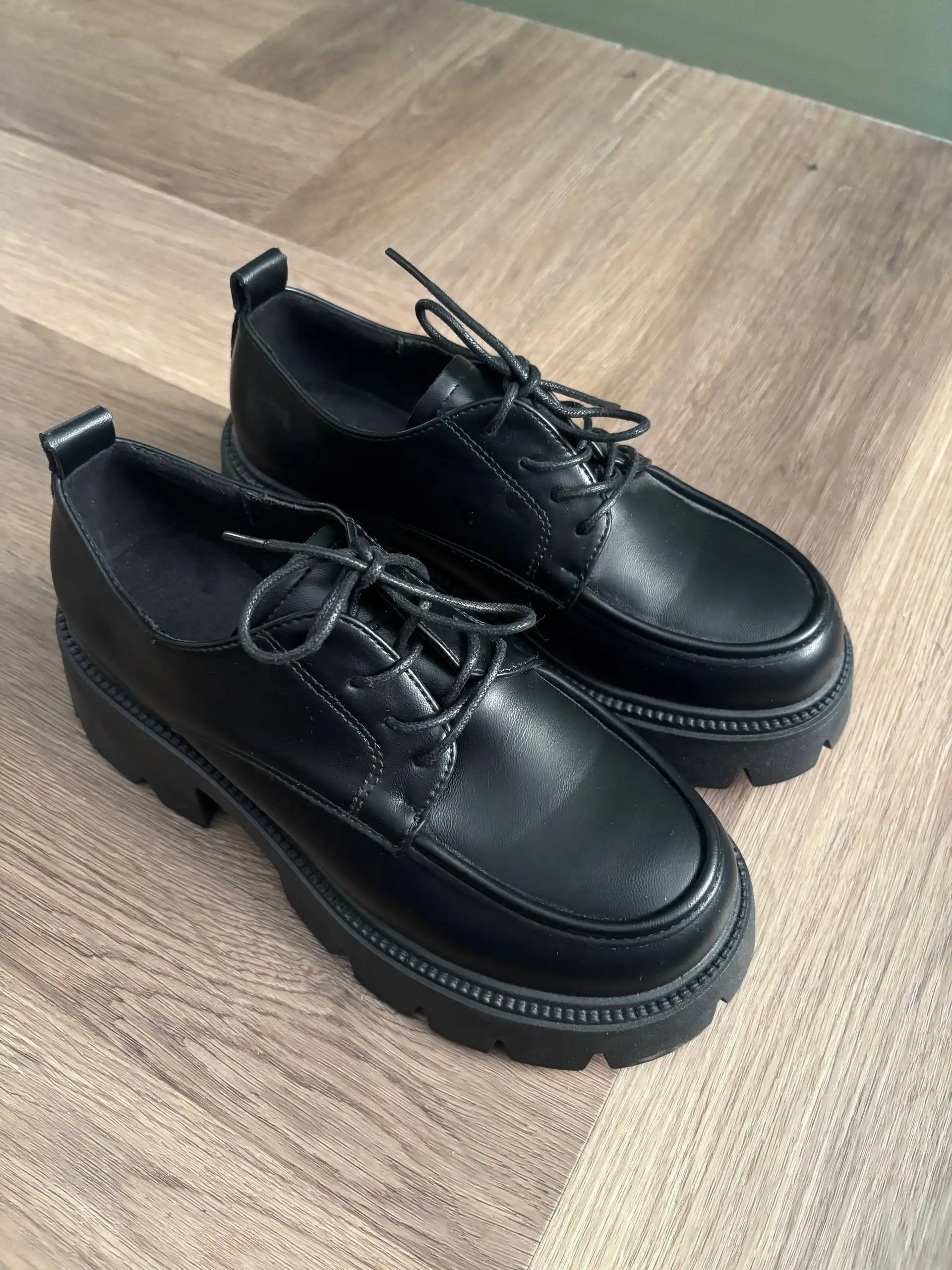 Полуботинки женские новые 37 размер - Женская обувь (Одежда) в Тюмень