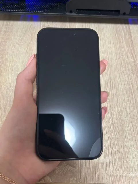 iPhone 15, 128 ГБ, SIM + eSIM - Мониторы в Тюмень