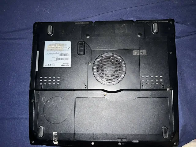 Ноутбук полностью исправный - Мониторы в Тюмень