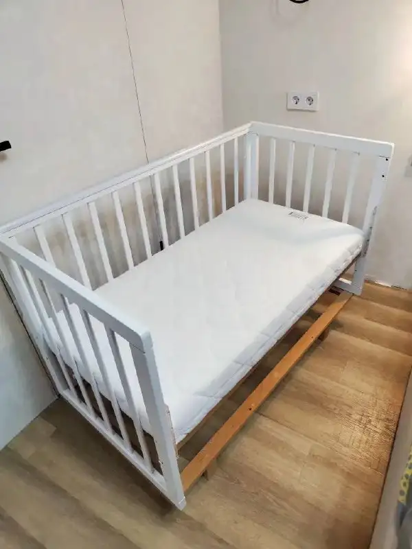 Продам детскую кроватку Liel Union с матрасом - Мебель (Товары для детей) в Тюмень