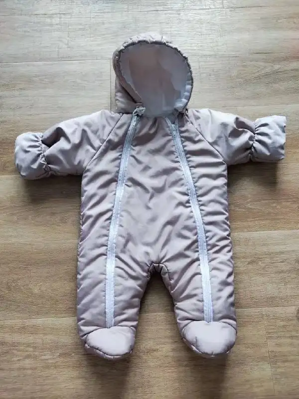 Комплект на выписку и демисезонный комбинезон 56 размера - Одежда для новорожденных (Товары для детей) в Тюмень