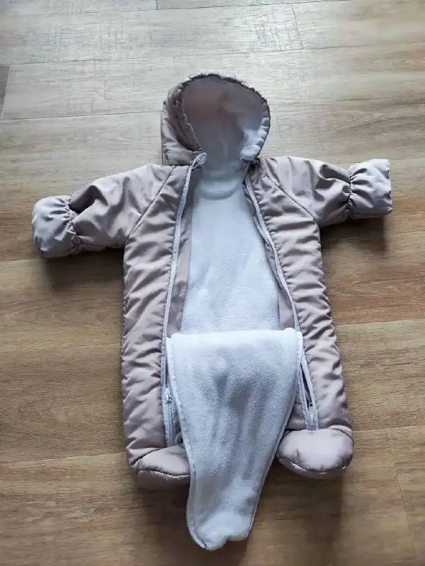 Комплект на выписку и демисезонный комбинезон 56 размера - Одежда для новорожденных (Товары для детей) в Тюмень