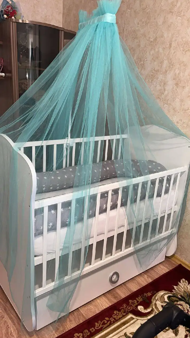 Детская кроватка с аксессуарами - Детская мебель (Товары для детей) в Тюмень