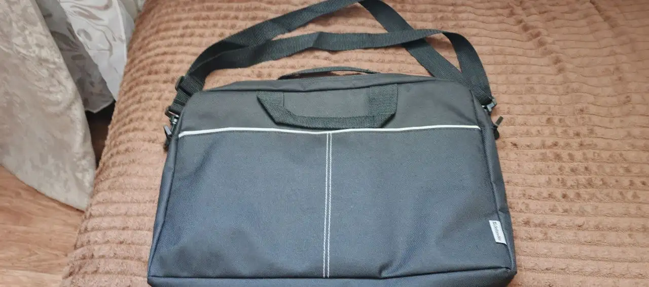 Продам ноутбук 2025 года с аксессуарами - Ноутбуки (Электроника) в Тюмень