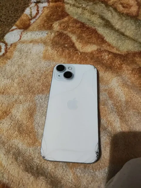Iphone 15 128gb с повреждениями - Электроника в Тюмень