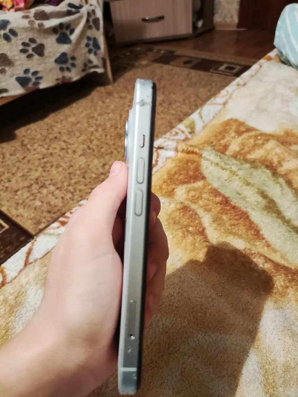 Iphone 15 128gb с повреждениями - Телефоны (Электроника) в Тюмень