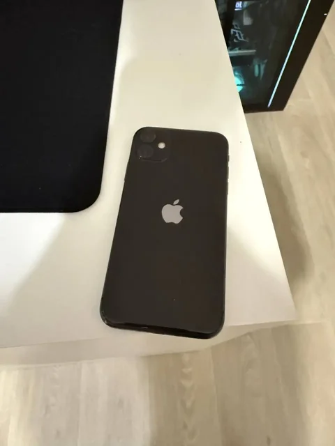 Продам iPhone 11 с разбитым экраном - частное объявление в Тюмень