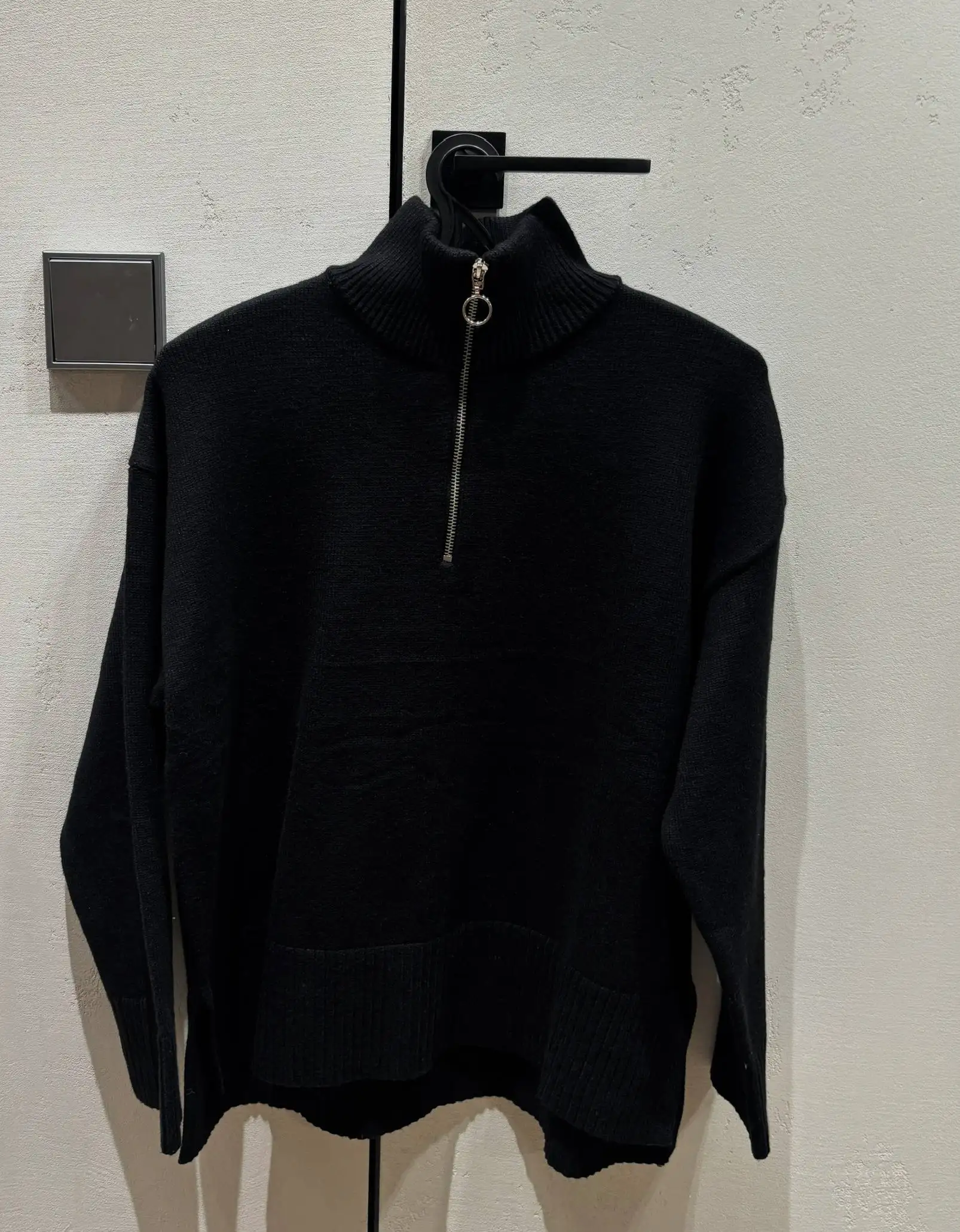 Женские вещи: полуботинки, куртка, джемпер - Женская одежда (Одежда) в Тюмень