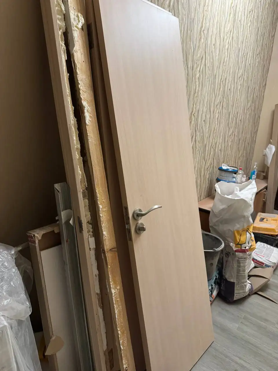 Продажа полотен дверей 600 мм (2 шт) - Двери (Барахолка) в Тюмень