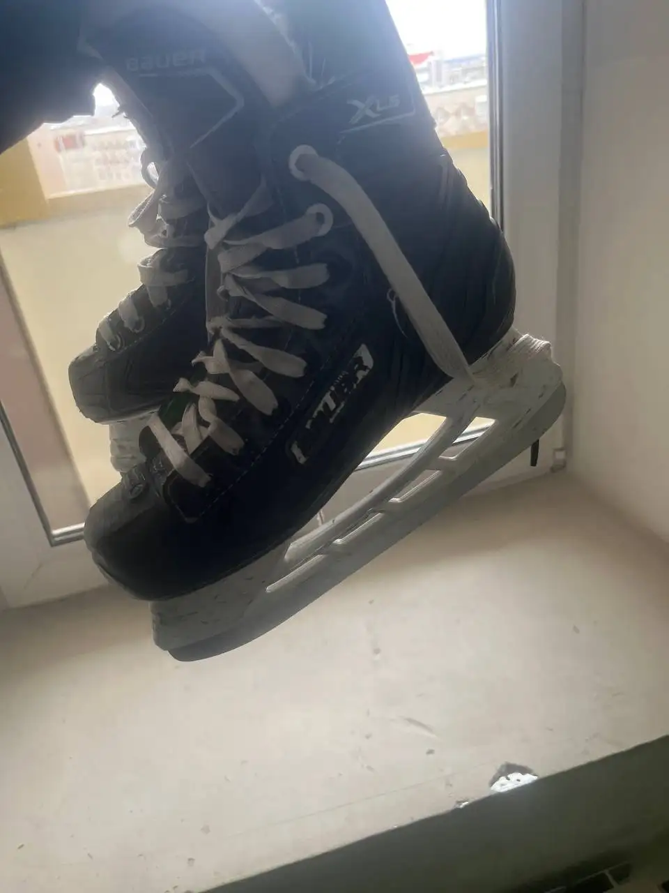 Коньки Бауэр размер 4-5 - Спортивный инвентарь (Хобби и отдых) в Тюмень