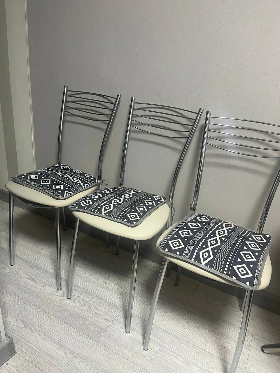 Продам 3 стула в отличном состоянии - Мебель (Барахолка) в Тюмень