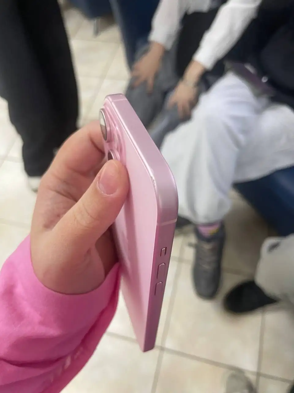 iPhone 15 dual-sim 128gb с коцками по бокам - телефон (Электроника) в Тюмень