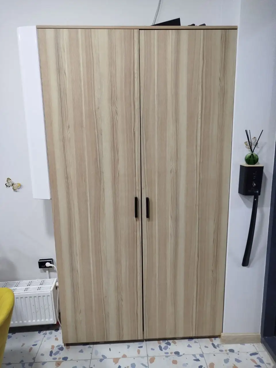 Продажа мебели: шкафы, тумба, стулья - Мебель (Барахолка) в Тюмень