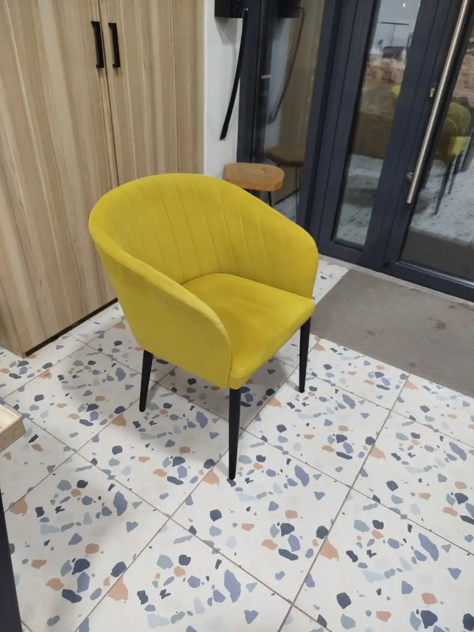 Продажа мебели: шкафы, тумба, стулья - Мебель (Барахолка) в Тюмень