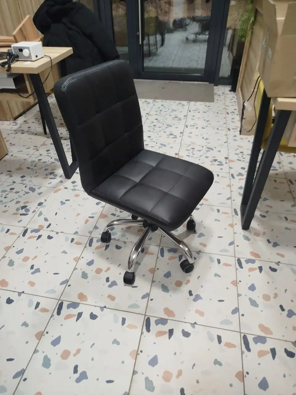 Продажа мебели: шкафы, тумба, стулья - Мебель (Барахолка) в Тюмень