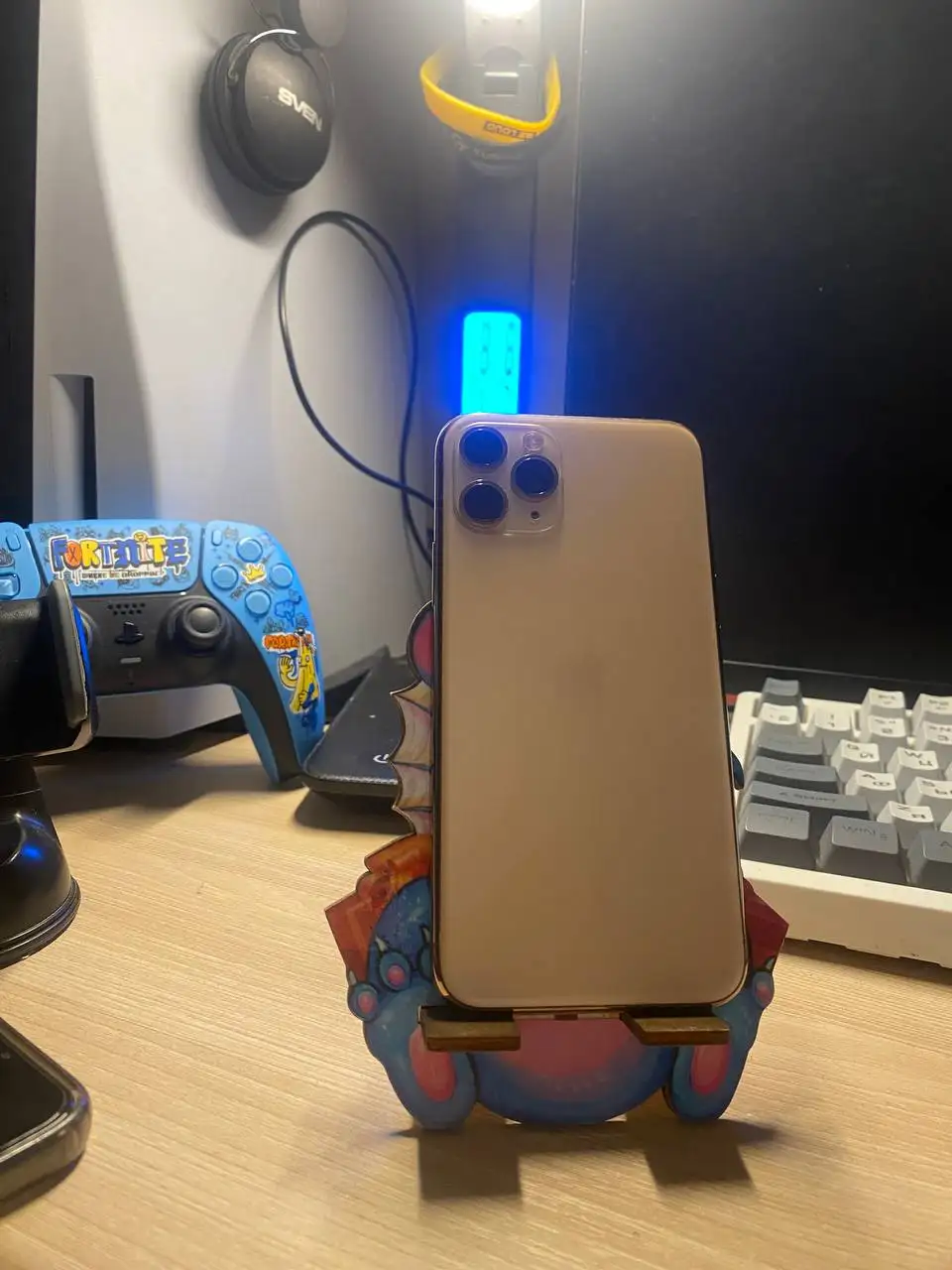 Продам iPhone 11 Pro 64GB с замененным дисплеем - Смартфоны (Электроника) в Тюмень