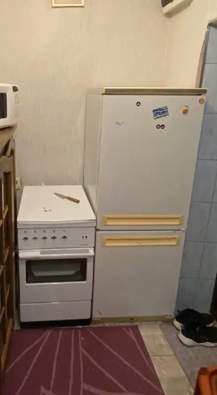 Продам электрическую плиту и холодильник - Барахолка в Тюмень