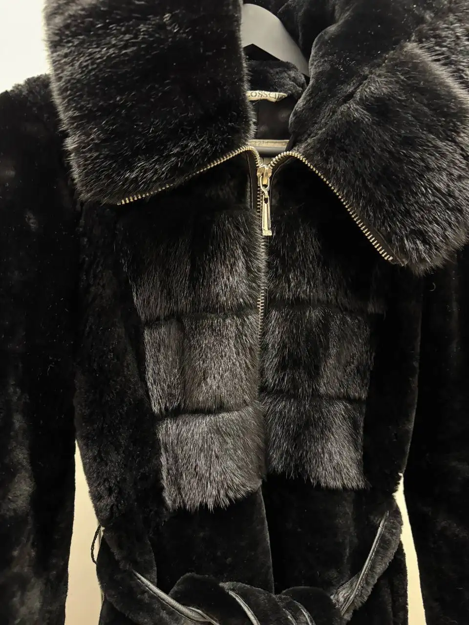 Шуба мутон с норкой - Верхняя одежда (Одежда) в Тюмень