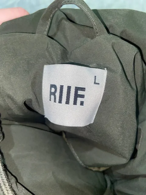 Продам зимнюю куртку новую - Обувь и аксессуары в Тюмень