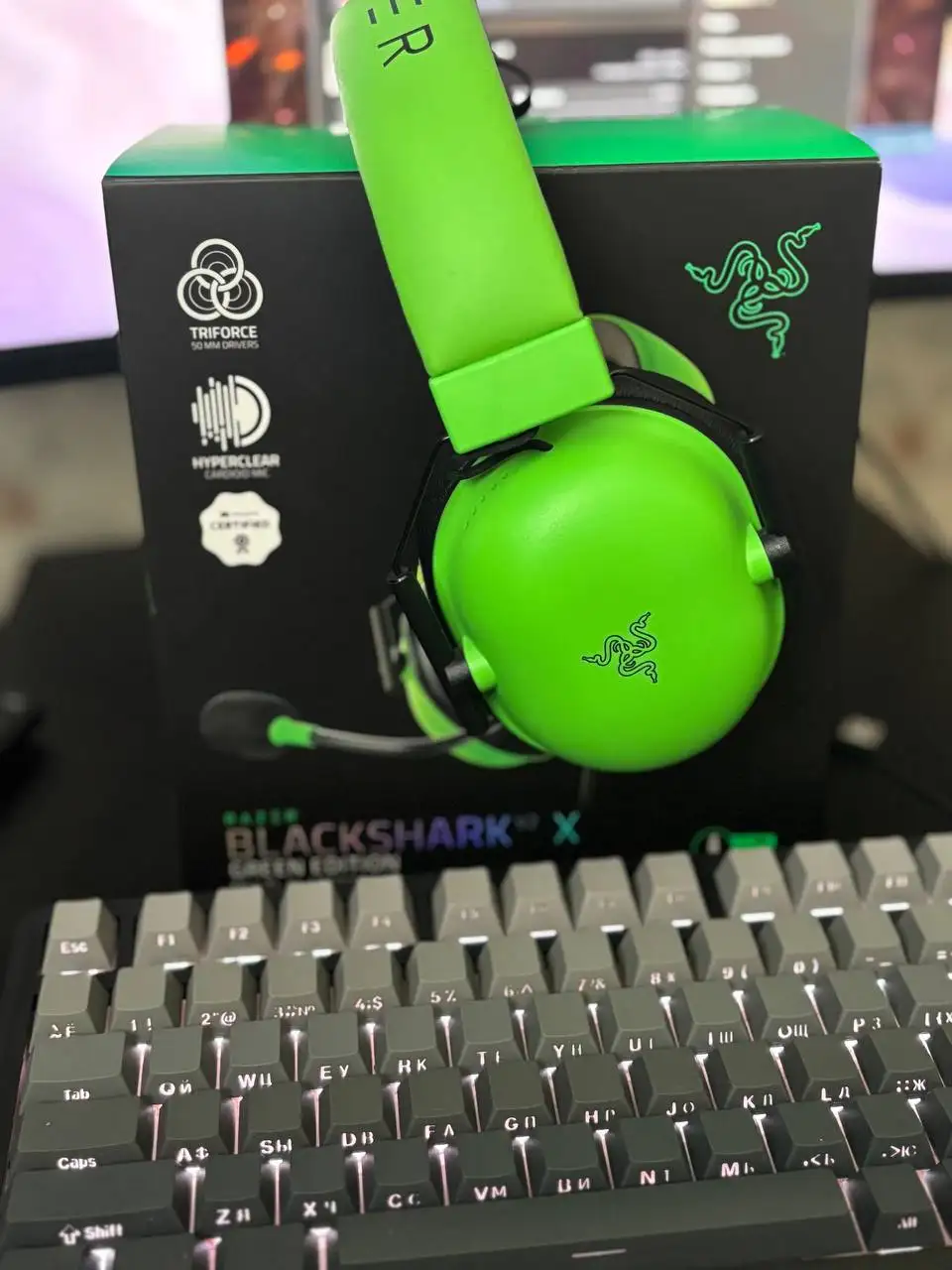 Наушники Razer BlackShark V2 X Green в идеальном состоянии - Наушники (Электроника) в Тюмень