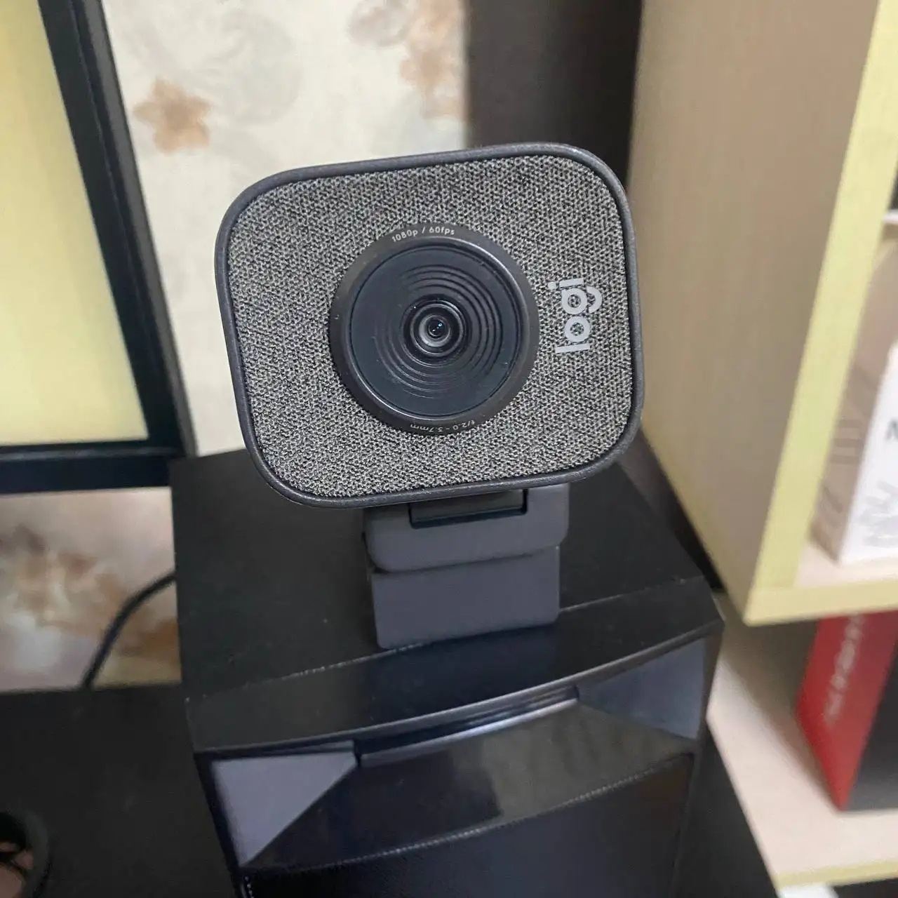 Продажа Logitech Streamcam в идеальном состоянии - Веб-камеры (Электроника) в Тюмень