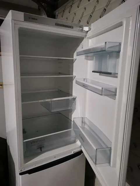 Продам холодильник BOSCH в отличном состоянии - Бытовая техника в Боровский