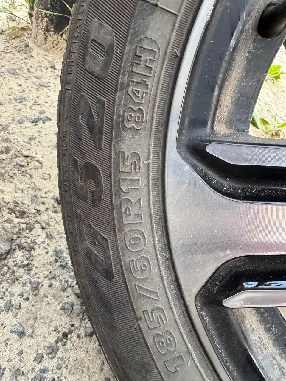 Продам комплект 185х60 R15 - Шины и диски (Запчасти) в Тюмень