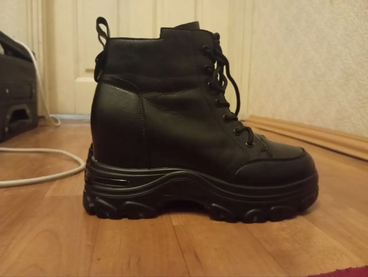 Демисезонные ботинки размер 40 с платформой - Обувь (Одежда) в Тюмень