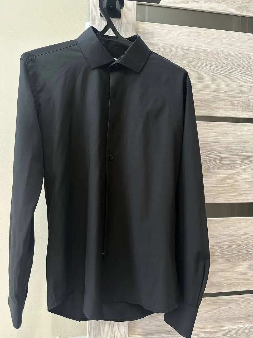 Продажа рубашек и блузок разных цветов и размеров - Верхняя одежда (Одежда) в Тюмень