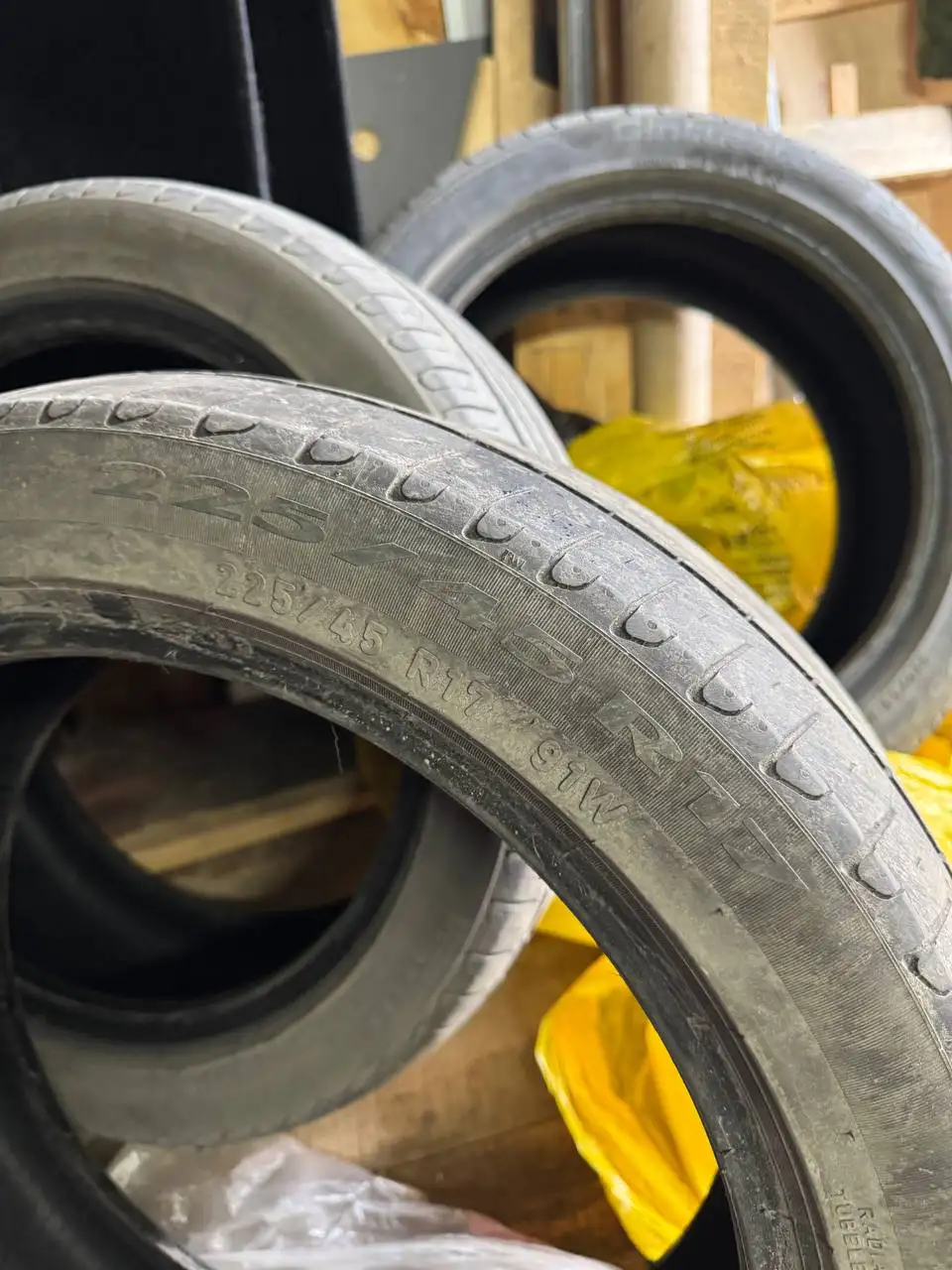 Продажа резины 225х45 R17 - Шины и диски (Авто) в Тюмень