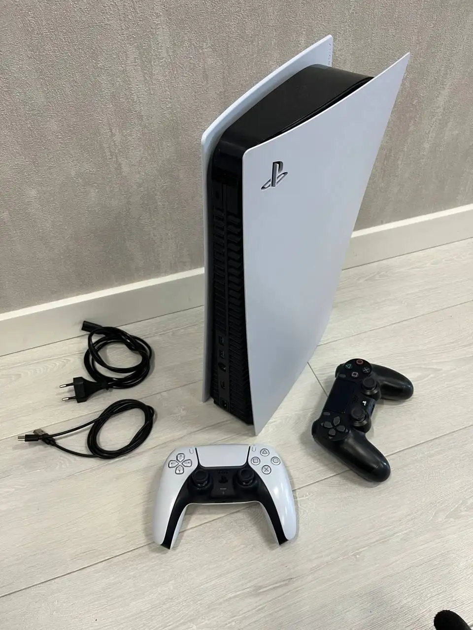 Продам или обменяю игровой набор PS5 с PS VR 2 - Игровые консоли и аксессуары (Электроника) в Тюмень