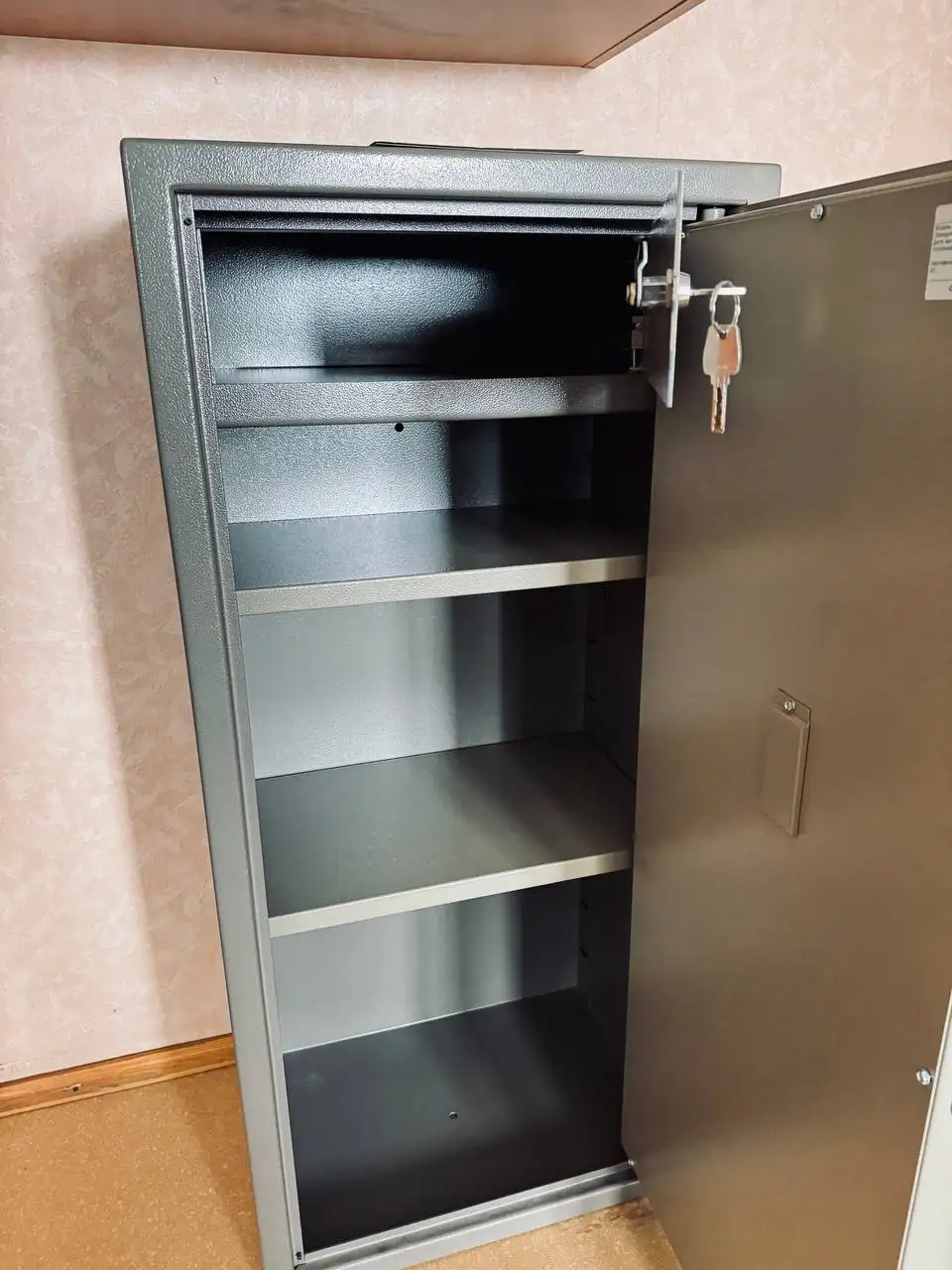 Продажа сейфа для документов в центральном районе Тюмени - Барахолка в Тюмень