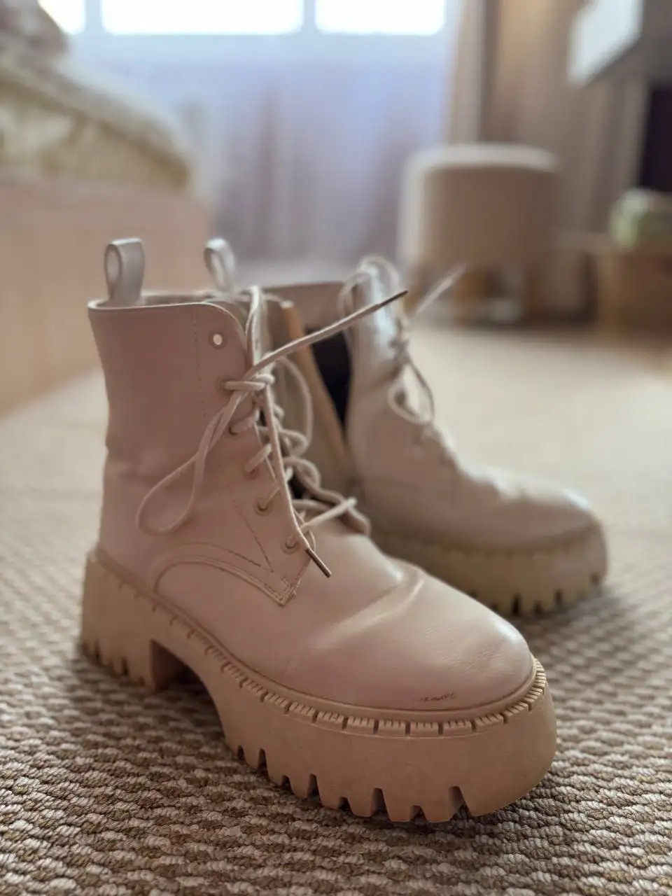 Вещи пакетом: ботинки, кофта, кроссовки, туфли 38 размер - Обувь и верхняя одежда (Одежда) в Тюмень