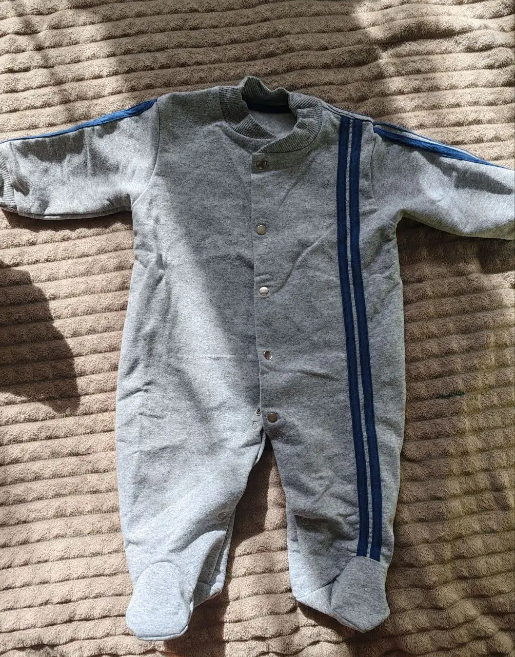 Продажа детских комбинезонов разных цветов - Одежда (Товары для детей) в Тюмень