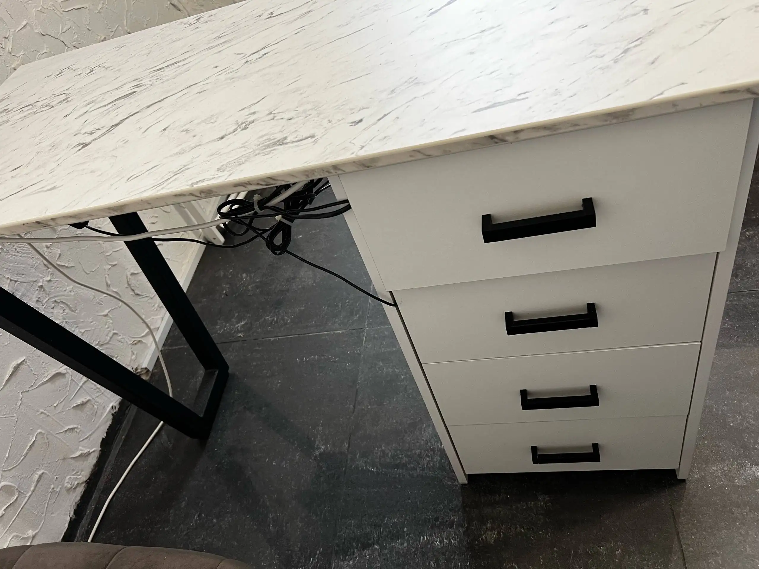 Стол для маникюра - Барахолка в Тюмень