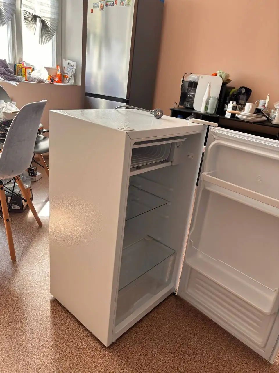 Холодильник Hi - полтора года использования - Для дома и дачи в Тюмень