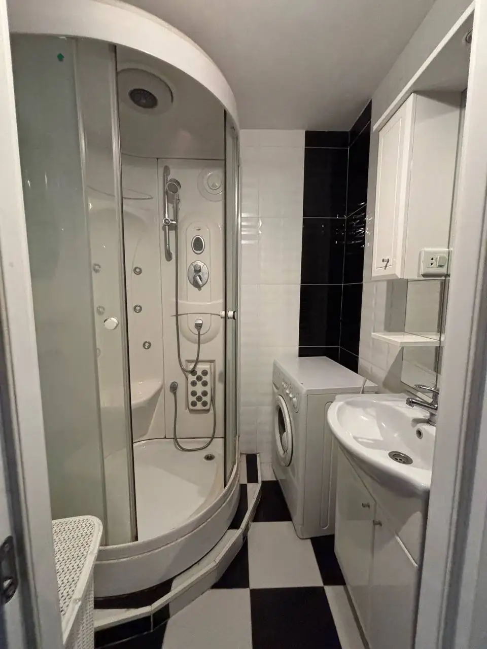 Сдам 3-комнатную квартиру в Тюмени, район Зарека - Аренда квартир (Недвижимость) в Тюмень