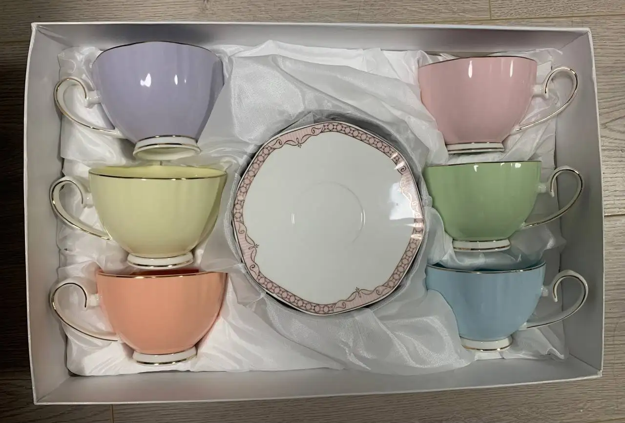 Стол, стулья, машинка, сервиз - Барахолка в Тюмень